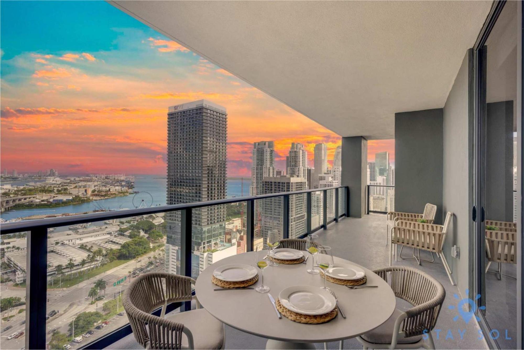 3br-3 Bth - Gym & Pool Apartment Miami