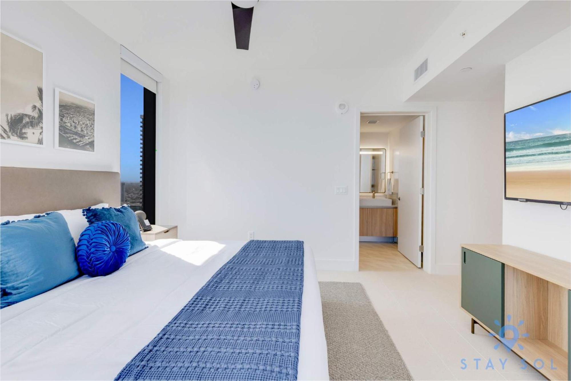 3br-3 Bth - Gym & Pool *