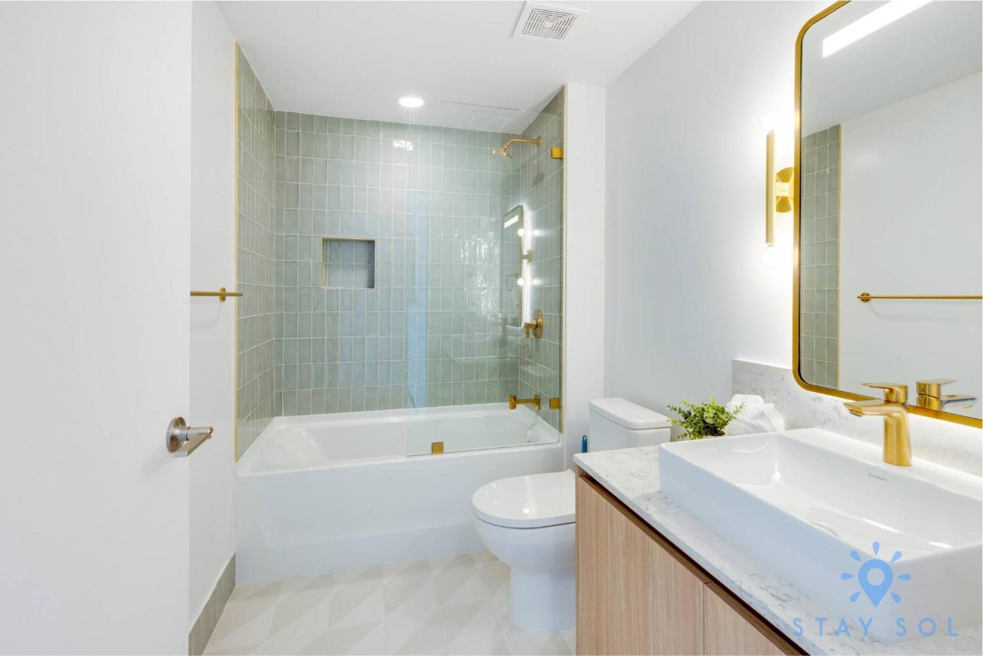 Apartment 3br-3 Bth - Gym & Pool