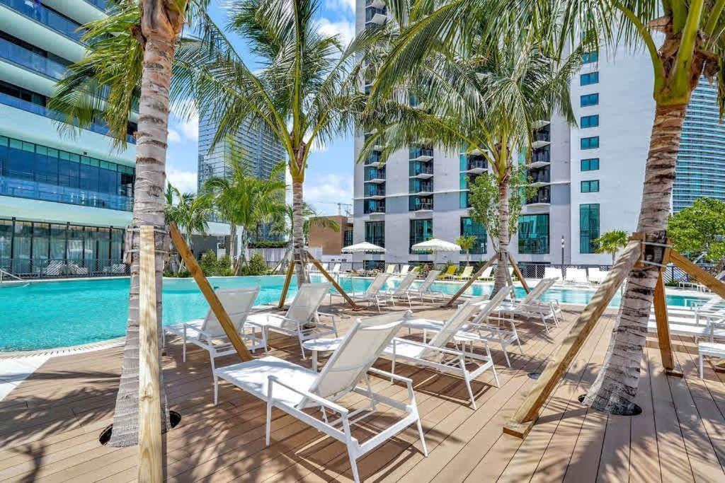 3br-3 Bth - Gym & Pool Miami