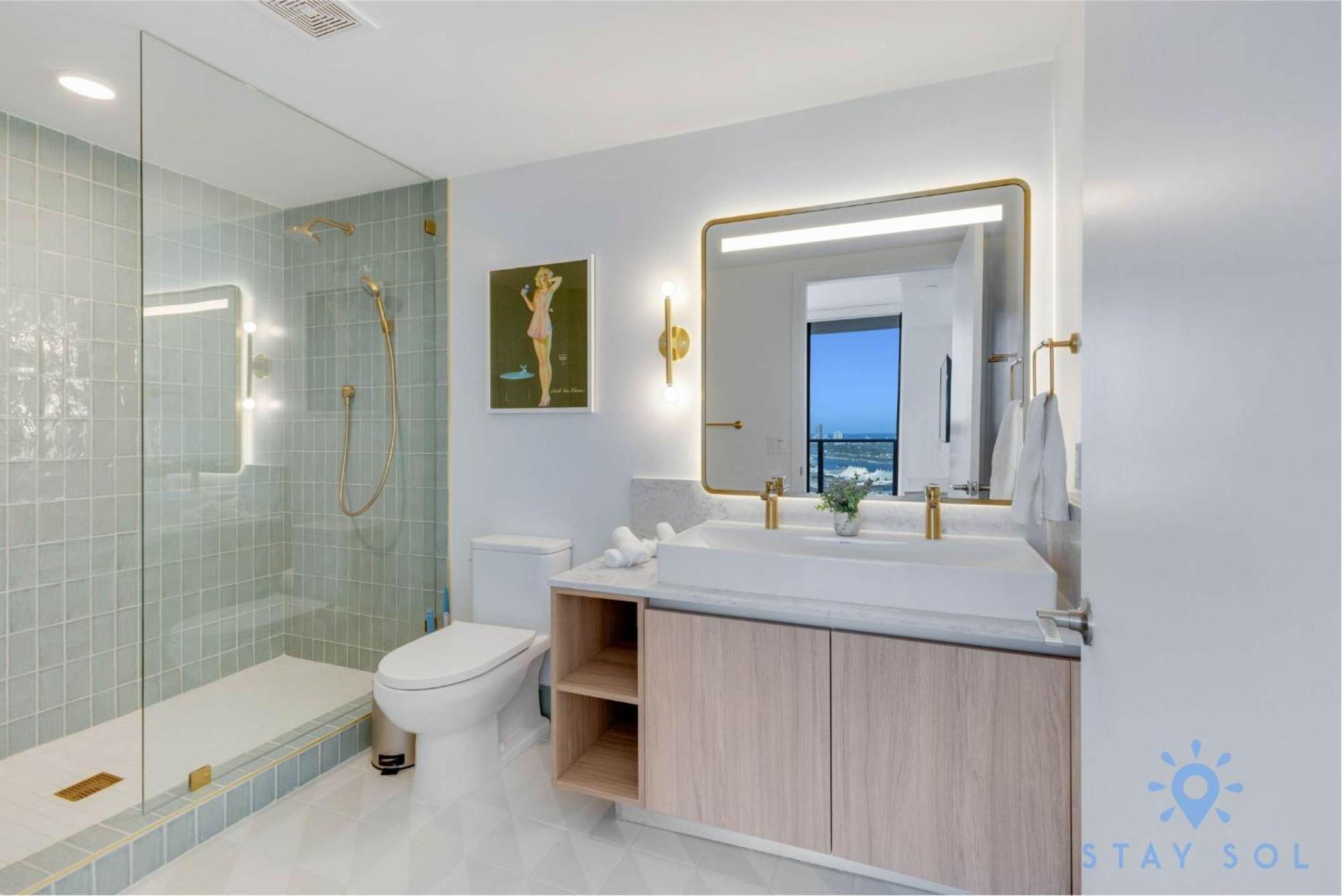 3br-3 Bth - Gym & Pool Miami